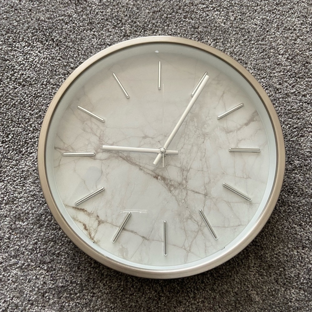 nice minimalist marble clock